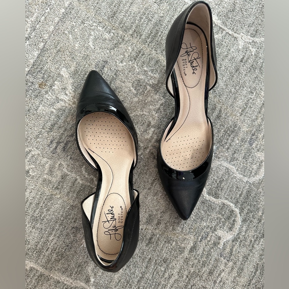 Kitten black heals